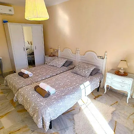 Villa Buenavista - Sea View, Private Heated Pool, Spa, 5 Bedrooms Malaga