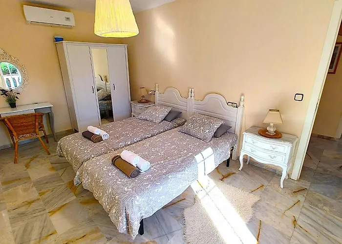 Villa Buenavista - Sea View, Private Heated Pool, Spa, 5 Bedrooms Málaga