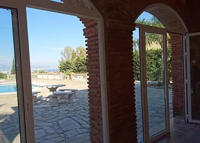 Villa Buenavista - Sea View, Private Heated Pool, Spa, 5 Bedrooms *